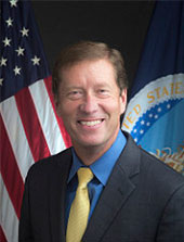 Photo of FSA Associate Administrator for Operations and Management, Steven Peterson